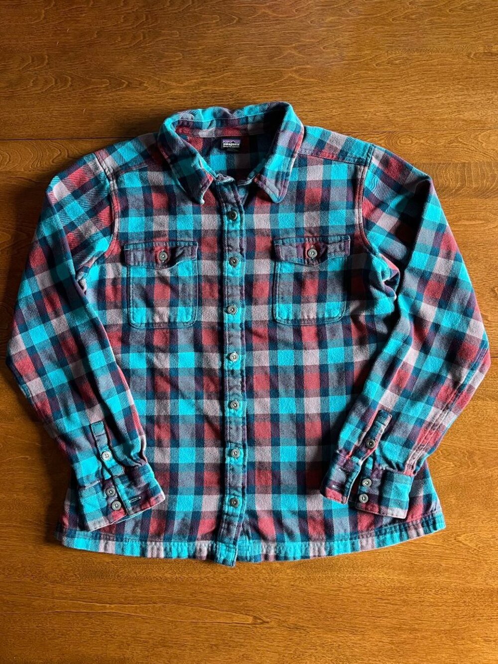 Patagonia organic red and teal flannel shirt 10
